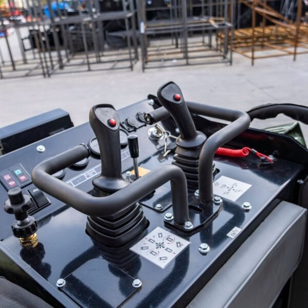 TYPHON-Stomp-V1000-24HP-Kubota-D1105-Water-Cooled-Diesel-Skid-Steer-Pilot-Control33-scaled-1-1.jpg