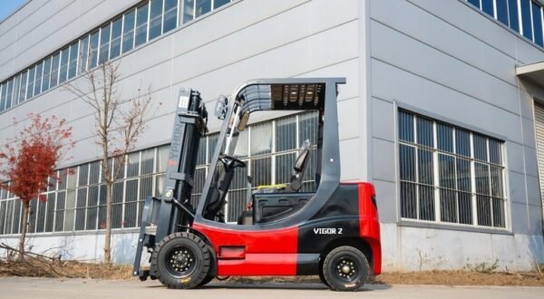 TYPHON-VIGOR-2-Electric-Forklift-2-3-1.jpg